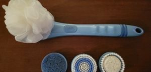 Blushly Cleansing & Exfoliating Body Brush